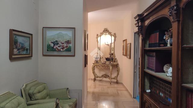 Trilocale in {3}, Viale Privato Farnese 20 - Foto 1