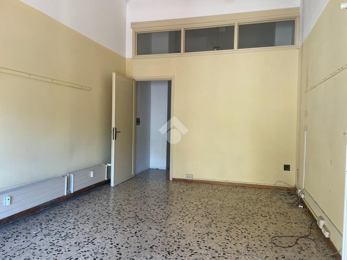Negozio in Piazza Dante 7008, Valdilana, {3} - Foto 2