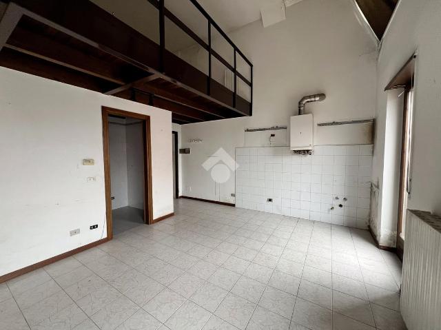 One-room flat in Via XX Settembre 97, San Martino Buon Albergo - Photo 1