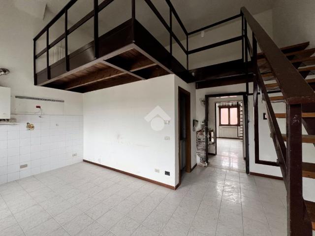 2-room flat in Via XX Settembre 97, San Martino Buon Albergo - Photo 1