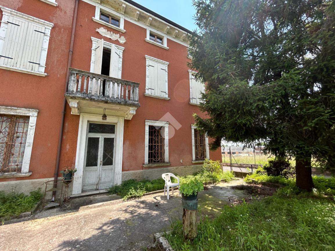 Villa in vendita a Pozzolengo