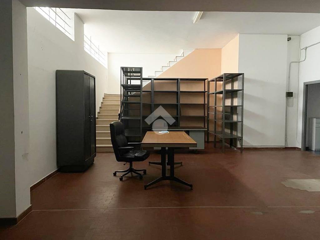 Magazzino in Corso Unione Sovietica 322, Torino - Foto 1