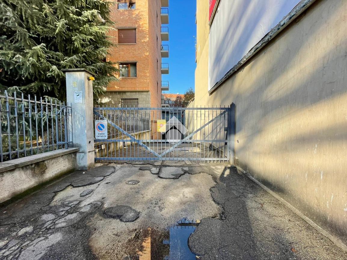Magazzino in Corso Unione Sovietica 322, Torino - Foto 1