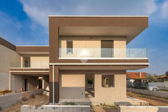 Terraced house in Via Adamello 1, Gorla Minore - Photo 1