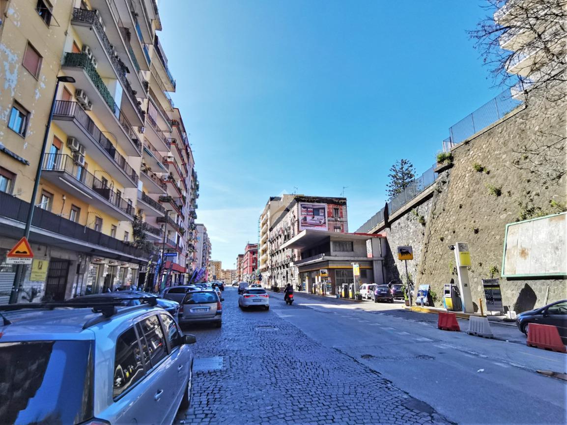 Negozio in Via Caio Duilio 4, Napoli - Foto 1
