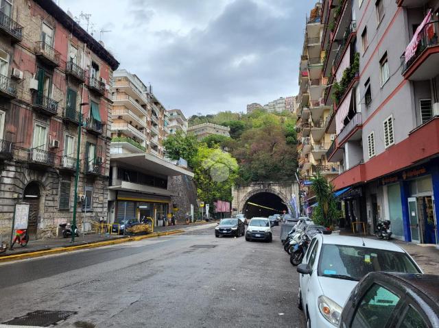 Geschäft in Via Caio Duilio 16, Napoli - Foto 1