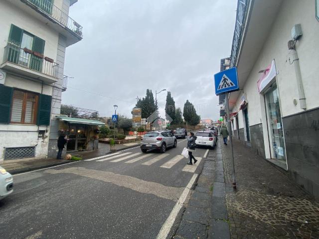 Geschäft in Via Carlo Rosini 44, Pozzuoli - Foto 1