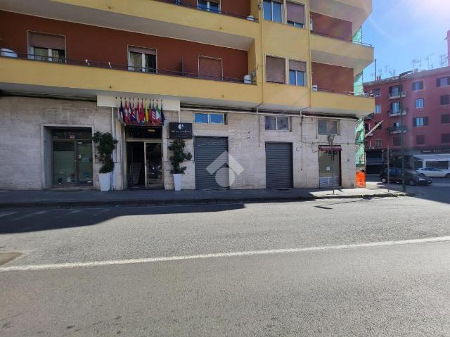 Geschäft in Via Consalvo 6, Napoli - Foto 1