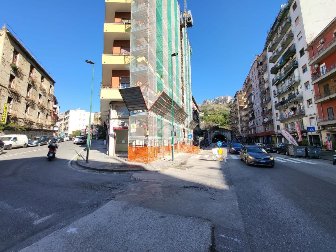 Negozio in Via Caio Duilio 3, Napoli, {3} - Foto 1