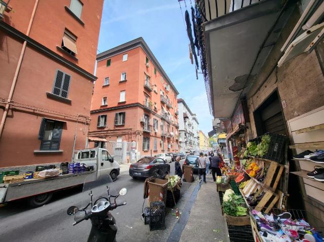 Geschäft in Via Gabriele Rossetti 6, Napoli - Foto 1