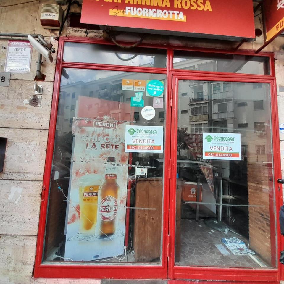 Negozio in Via Luigi Tansillo 36, Napoli, {3} - Foto 2