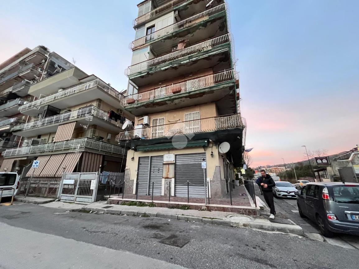 Negozio in Via Domenico Padula 97, Napoli, {3} - Foto 1