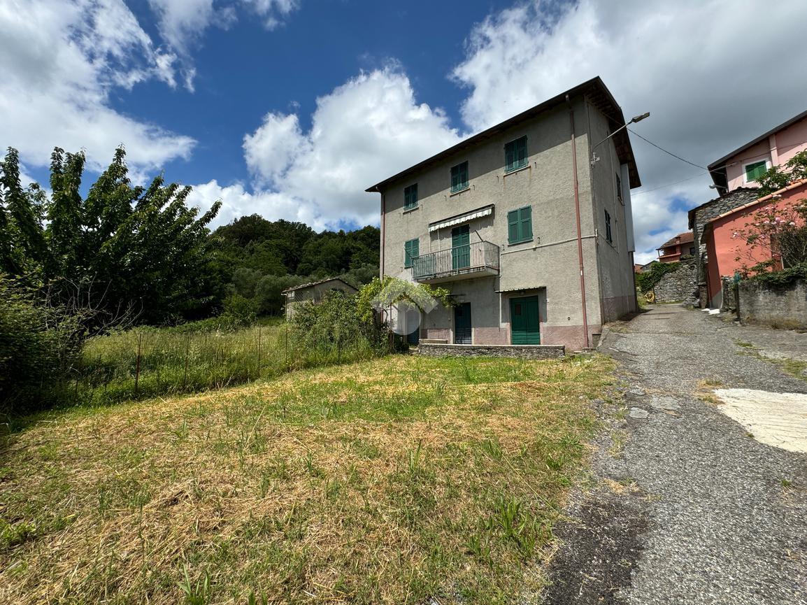 Casa indipendente in vendita a Beverino