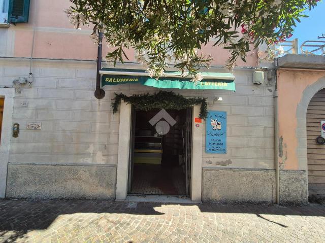 Negozio in Via Mazzini 21, Sarzana - Foto 1