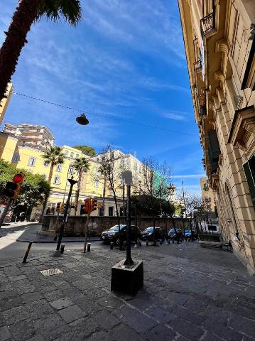 One-room flat in Salita San Nicola da Tolentino, Napoli - Photo 1