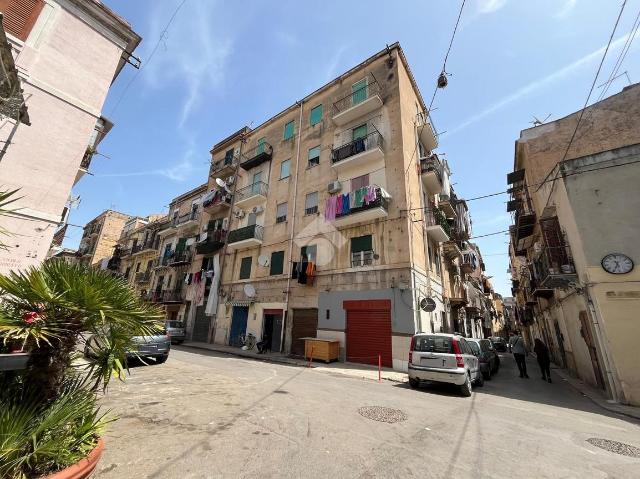 Boxen in Via De Borch 70, Palermo - Foto 1