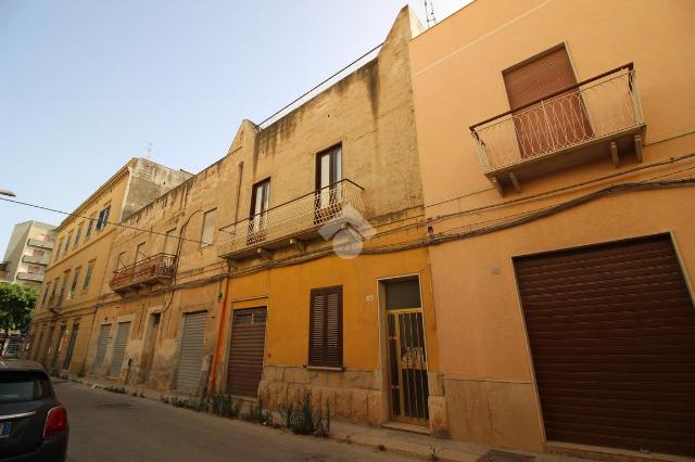 3-room flat in Via Evangelista di Blasi 19, Trapani - Photo 1