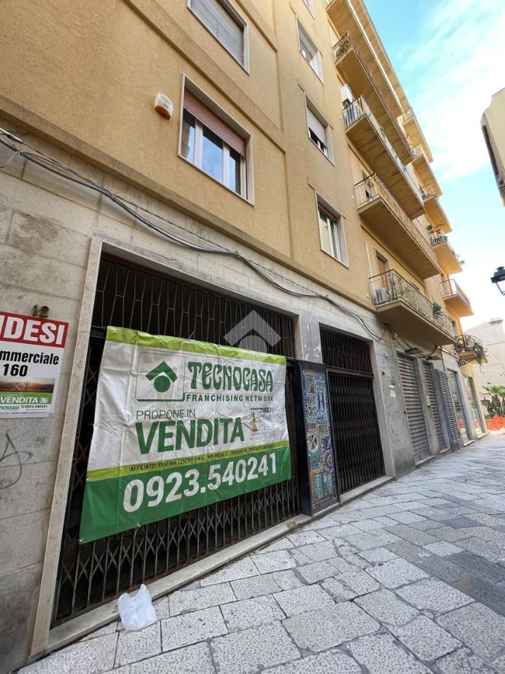 Negozio in Locale Commerciale Via dei Crociferi 6, Trapani, {3} - Foto 1