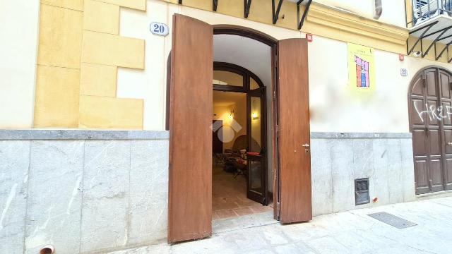 Shop in Via Alessandro Paternostro 20, Palermo - Photo 1