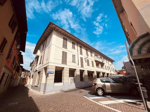 3-room flat in Piazza Dottor Emilio Gallavresi, Caravaggio - Photo 1