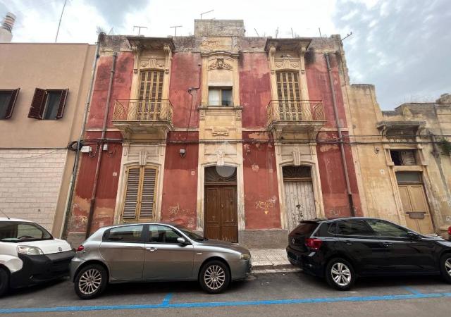 3-room flat in Via Bernardo Selvaggi 8, Brindisi - Photo 1