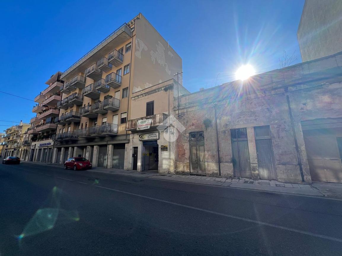 Negozio in Via Bastioni San Giacomo 80, Brindisi, {3} - Foto 2
