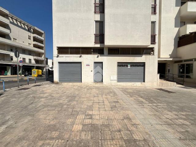 Garage or car box in Via Silla Dittatore 22, Brindisi - Photo 1