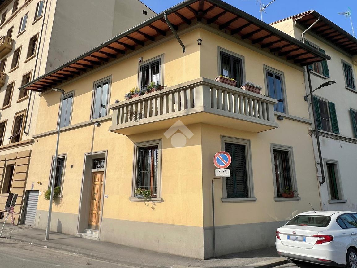 Casa indipendente in vendita a Firenze
