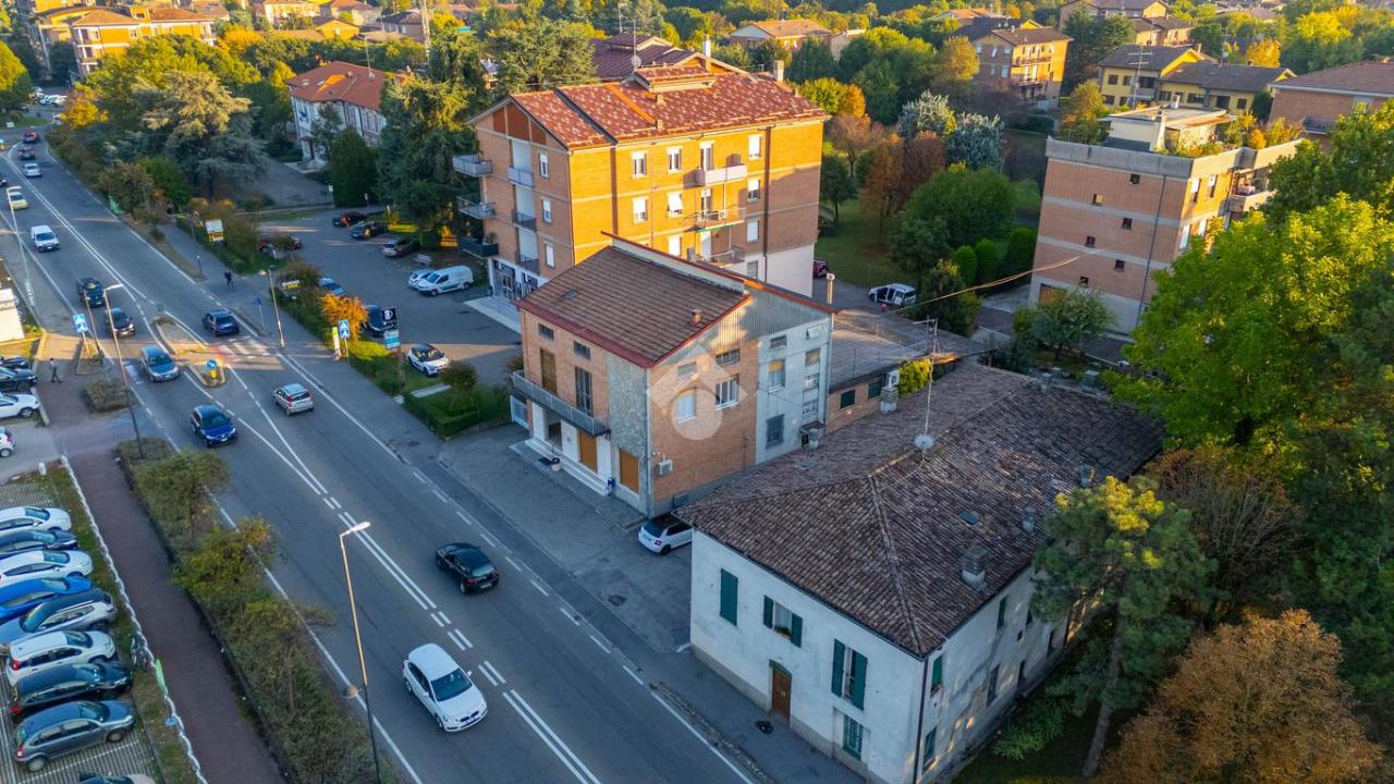 Palazzina commerciale in Fratelli Cervi Fratelli Cervi 186, Reggio Emilia, {3} - Foto 2