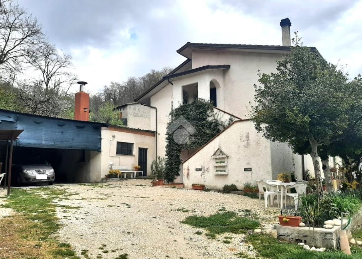 Villa in vendita a Valtopina