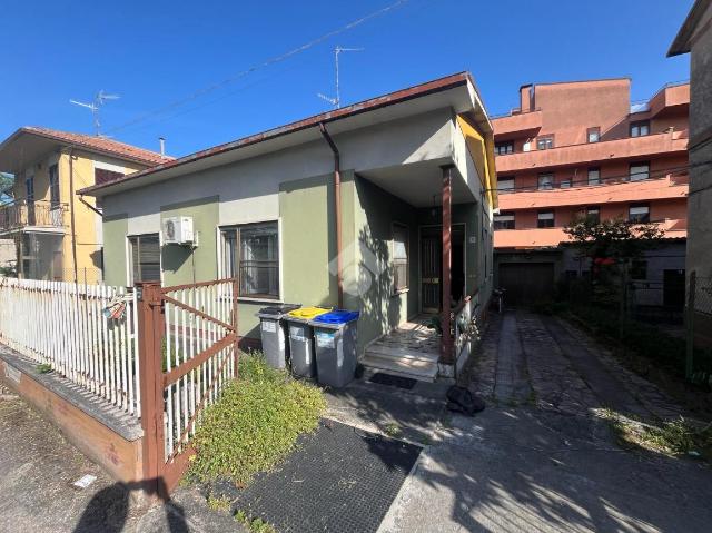 Detached house in Via Romana Vecchia 8, Foligno - Photo 1