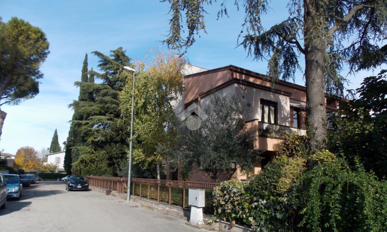 Villa in vendita a Foligno