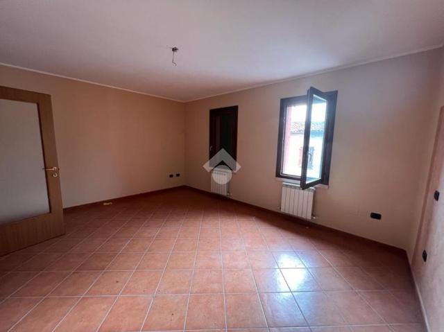 2-room flat in Piazza Caduti 1, Mariana Mantovana - Photo 1