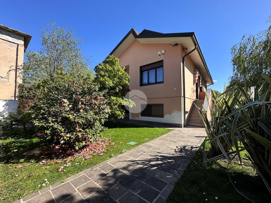 Villa in vendita a Santo Stefano Ticino