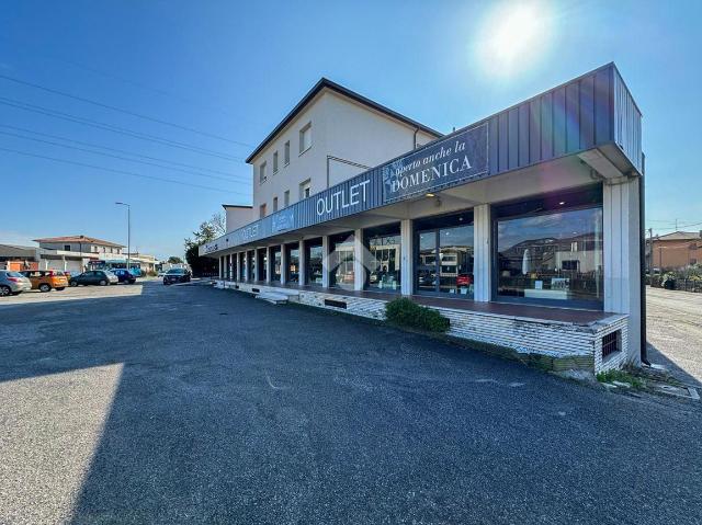 Shop in Via Padana Superiore 2, Mazzano - Photo 1