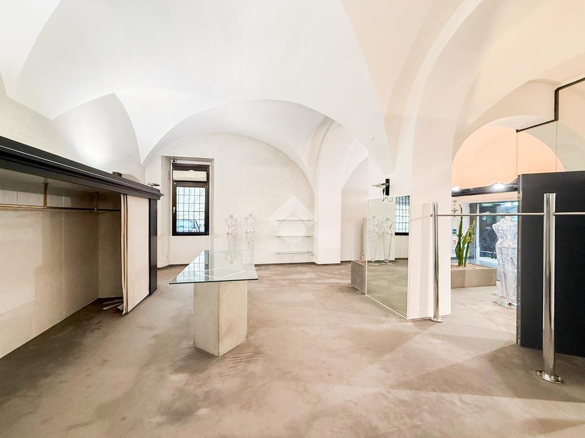 Negozio in Via San Martino della Battaglia 7, Brescia, {3} - Foto 2