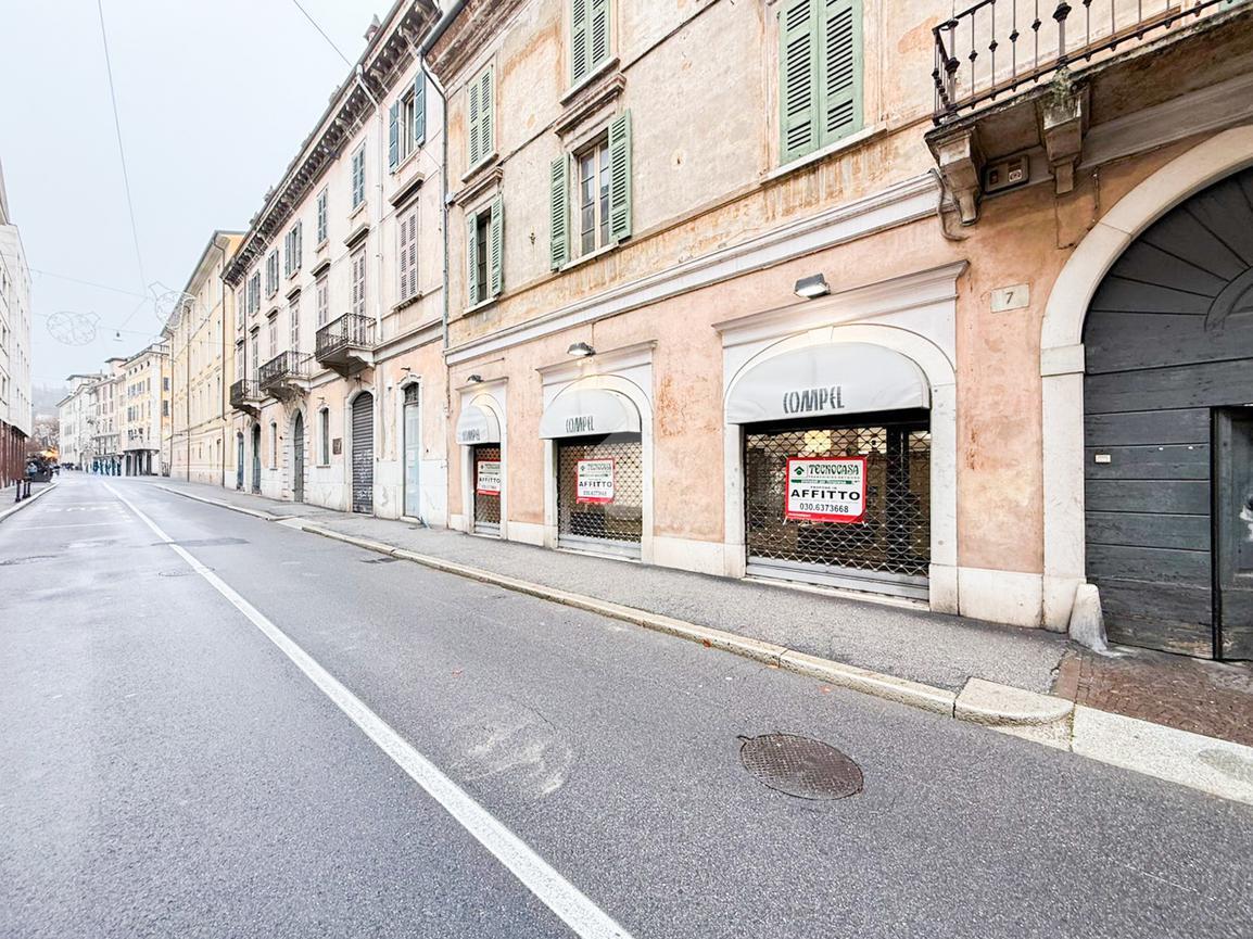 Negozio in Via San Martino della Battaglia 7, Brescia, {3} - Foto 1