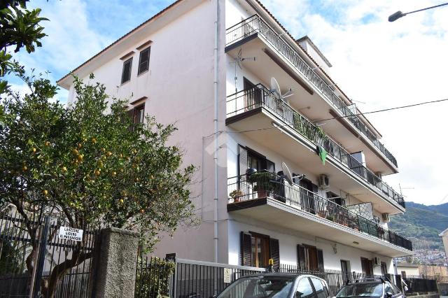 Vierzimmerwohnung in Via delle Mimose 8, Paola - Foto 1