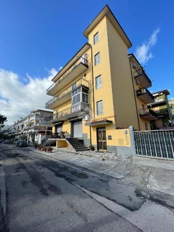 Vierzimmerwohnung in Via Stazione 22, Cetraro - Foto 1