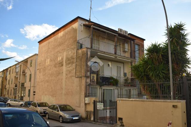 3-room flat in Via Francesco Cilea 5, Paola - Photo 1