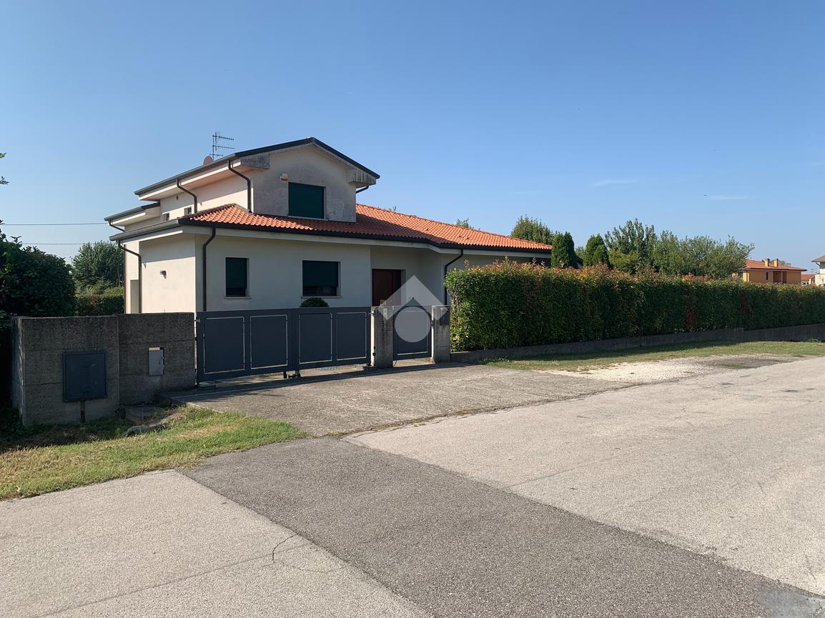 Villa in vendita a Pozzonovo