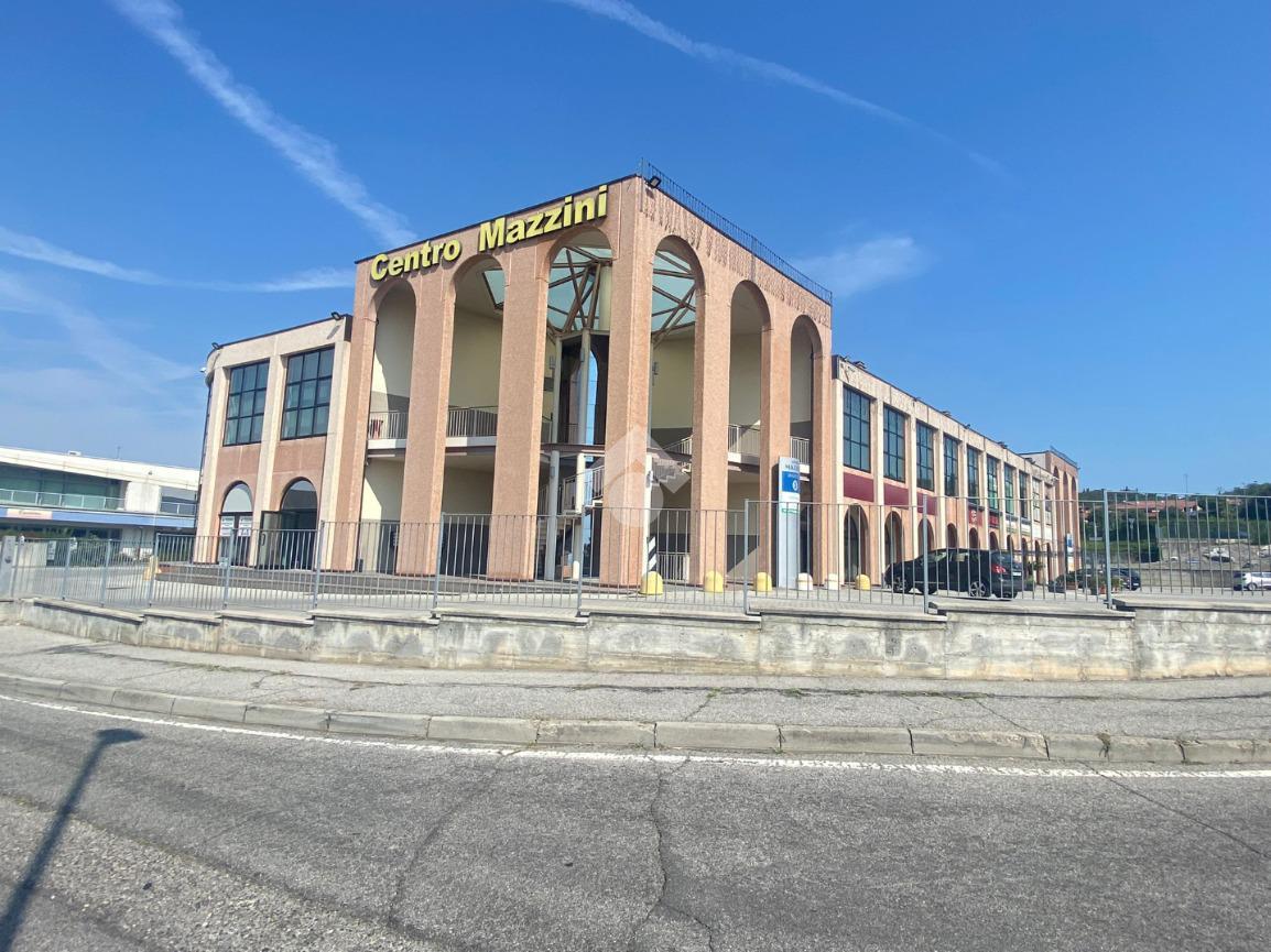 Negozio in Via Donatori di Sangue 11, Castiglione Delle Stiviere, {3} - Foto 1