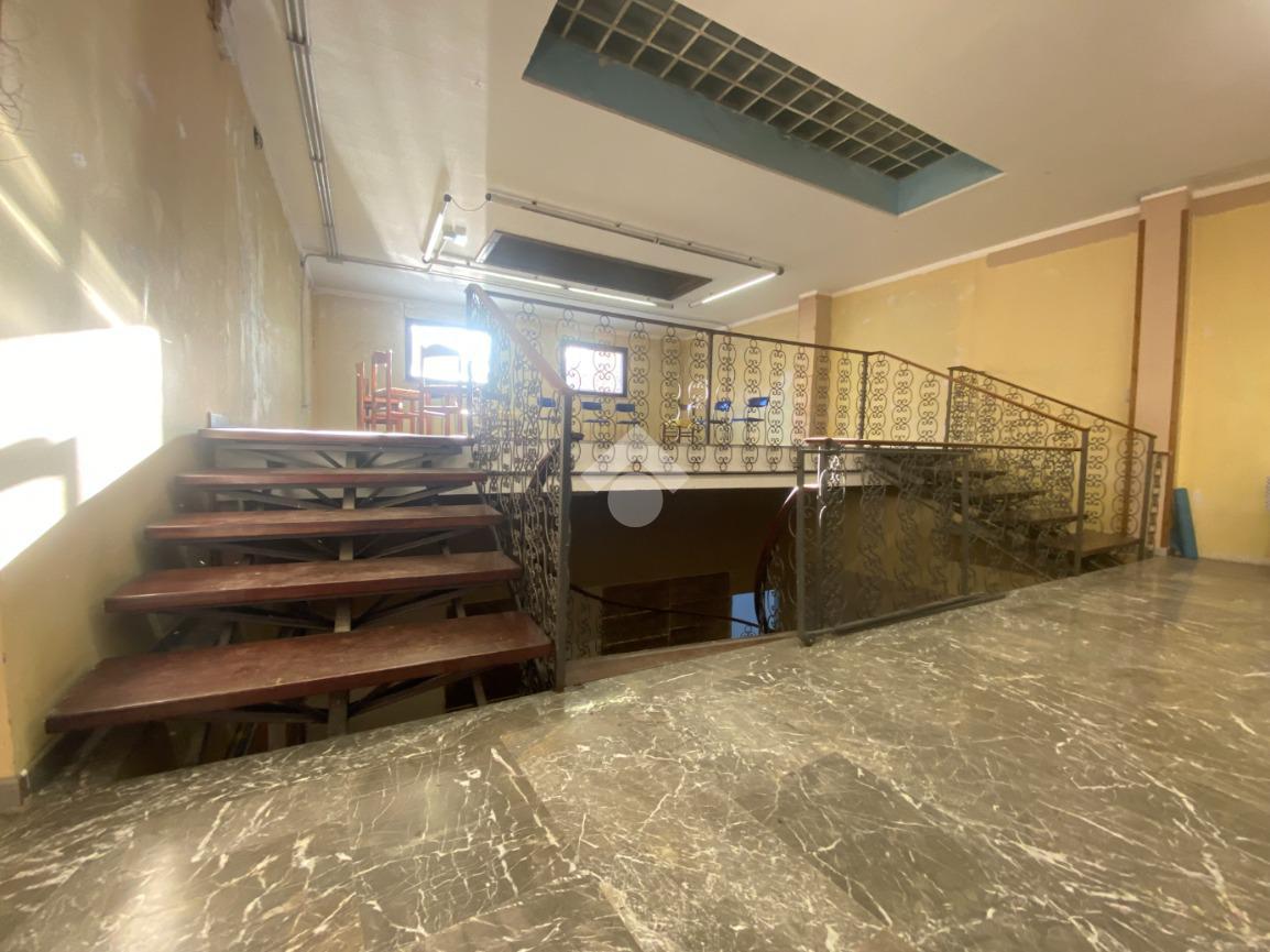 Negozio in Via Giuseppe Garibaldi 10, Castiglione Delle Stiviere, {3} - Foto 1