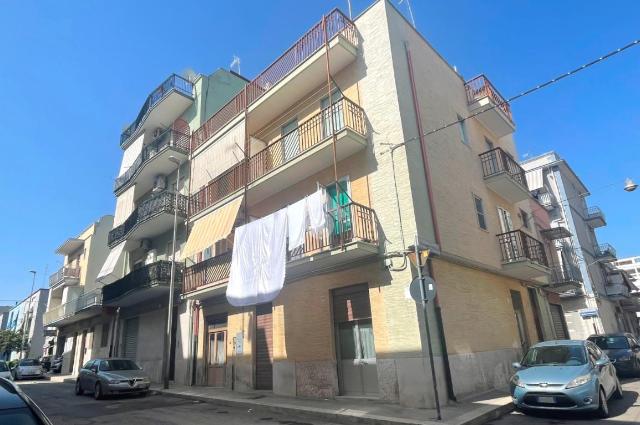 Trilocale in Via Luigi Dicuonzo 145, Barletta - Foto 1