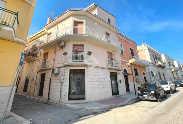 Vierzimmerwohnung in Via Guglielmo Oberdan 25, Canosa di Puglia - Foto 1