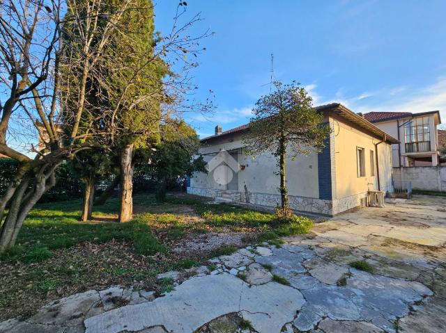 Mansion in Via Piave 51, Corbetta - Photo 1