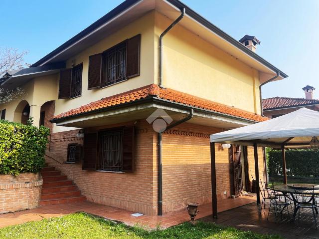 Villa in Via Poeti, Peschiera Borromeo - Foto 1