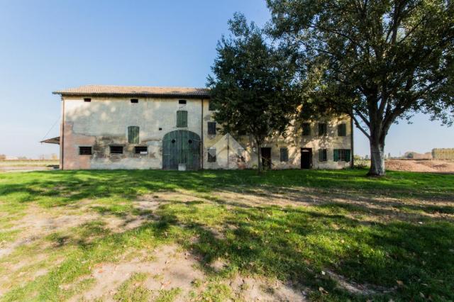 Country house or cottage in Viottolo del Medico 2, Correggio - Photo 1