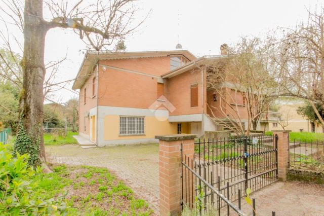 Mansion in Via dei Mille 1, Correggio - Photo 1