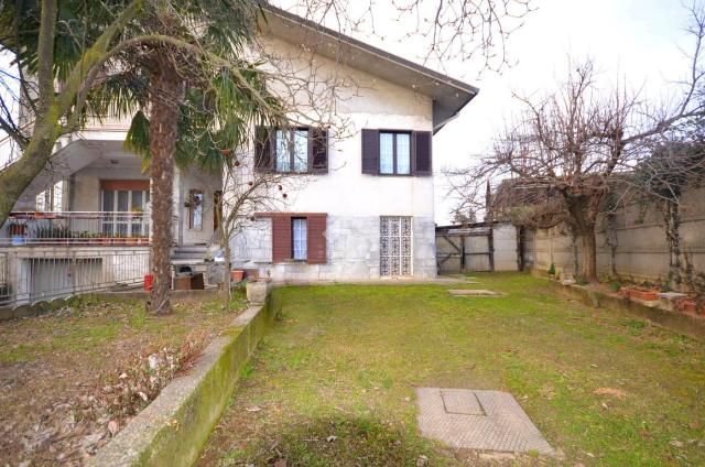 Villa in Via Torino 190, Caronno Pertusella - Foto 1